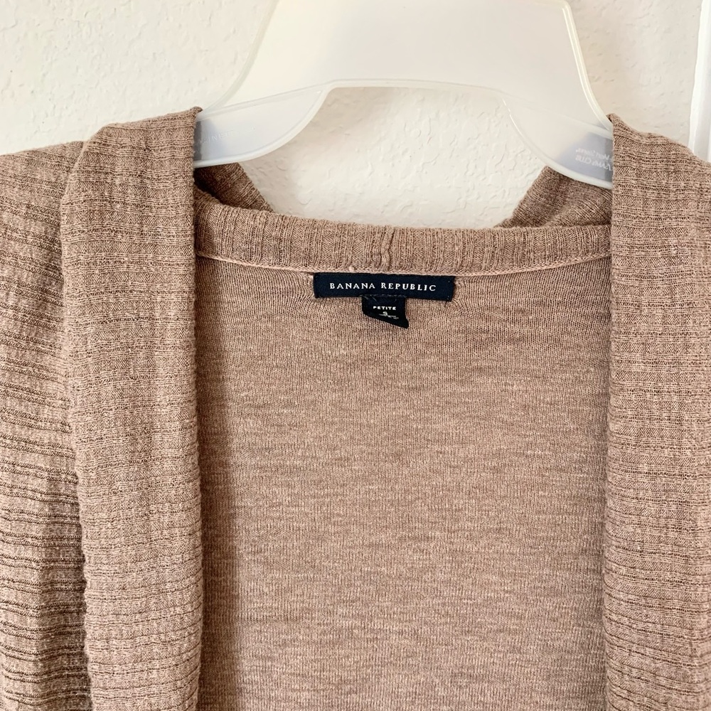 🩵EUC BANANA REP tan lightweight cardigan - Picture 3 of 7